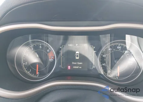 2017 Jeep Cherokee Latitude Fwd z USA, uszkodzony, nr VIN 1C4PJLCB1HW596240